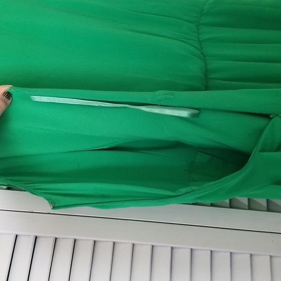 Green Pleated Chiffon Dress Size 16 - Picture 11 of 11
